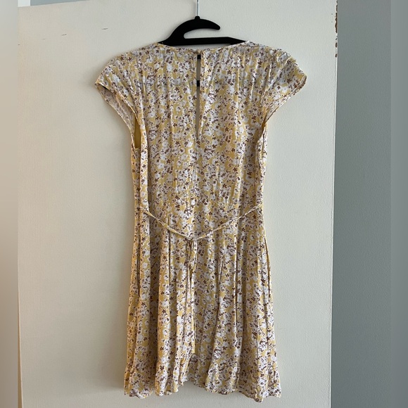 Cute floral dress - Picture 2 of 3